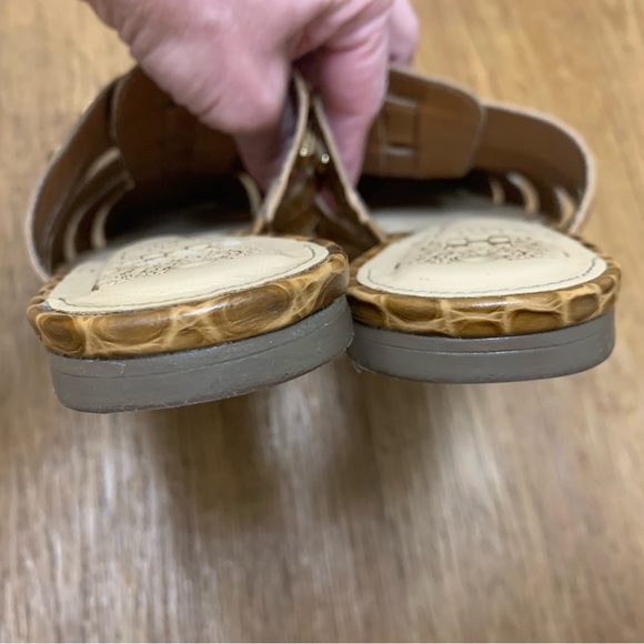 Vince Camuto Lendinna Croco Print Studded Leather Woven Fisherman Mules Size 6.5 - Picture 7 of 9